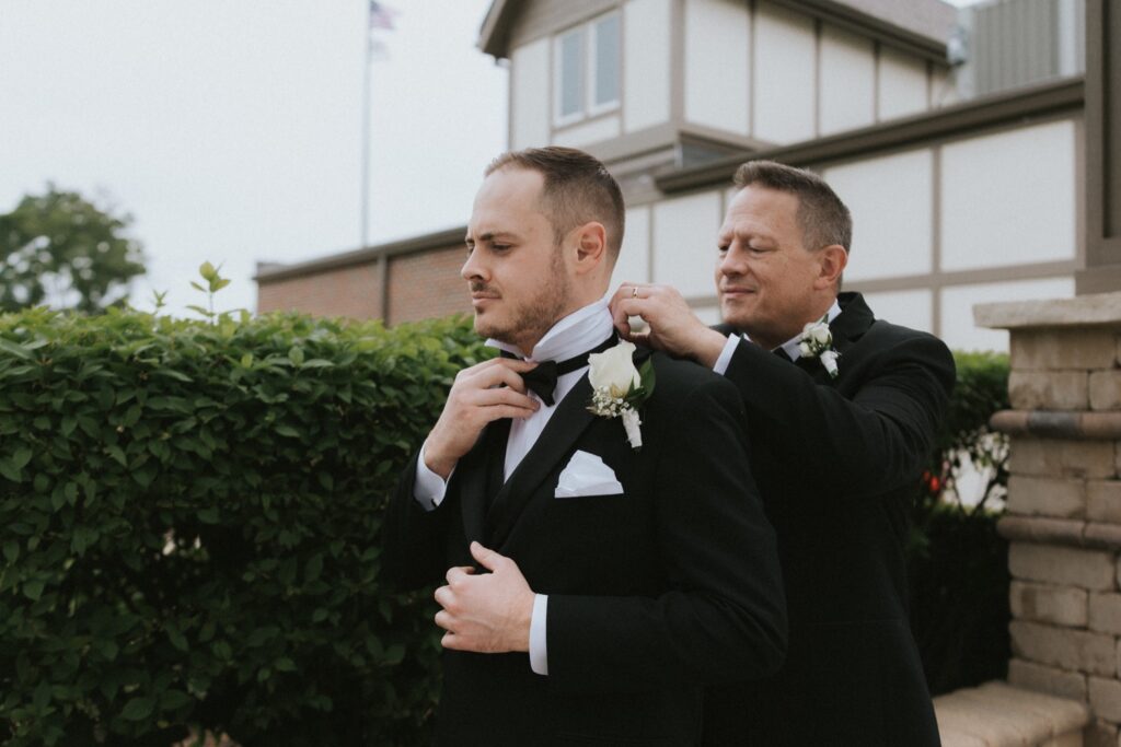 Chicago suburbs wedding at chevy chase.